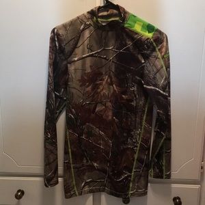 UnderArmour camp cold gear top men’s small